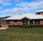 Country Meets Town - Click Find