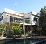 20 Orania Court Spacious home with swimming pool - Click Find