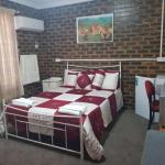 Lorac Bed  Breakfast