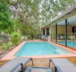 8 Ibis Court Rainbow Shores Swimming Pool Walk to Beach Executive Beach House - Click Find