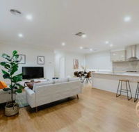 118 Refreshing 3BR Werribee Family House - Bet 4u
