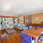 Seashells at North Avoca 10 View Street