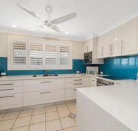 Burkeys 5 Main Street - Click Find