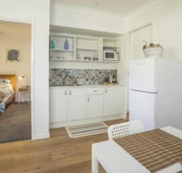 Clyde Studio 53 Mollymook - Click Find