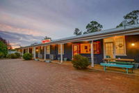 The Platypus Accommodation  Cafe