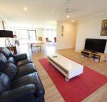 Barefoot Bungalow at Hat Head - Click Find