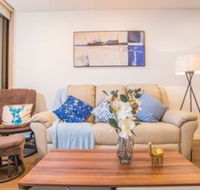 Modern 2bed2bath APT at Neutral Bayparkingwifi - Click Find
