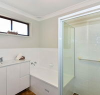 The Noraville House Large Family Home - Click Find