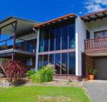 Barrels Beach House 28 Dulconghi Street - Click Find