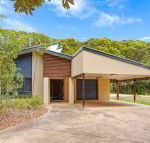 18 Naiad Court Rainbow Shores Modern Beach House Walk to Beach - Click Find