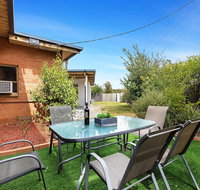 The Gazebo Place - Spacious 4 Bedroom near Murray River - Click Find