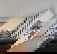 Luxurious Walking to Darling Harbour - Bet 4u