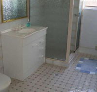 Retreat on Surf Beach - Click Find