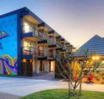 Freedom Rainbow Beach - Click Find