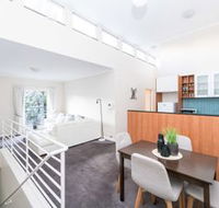 2 Bedroom Balcony Terrace near Kings Cross - Lawyer Find