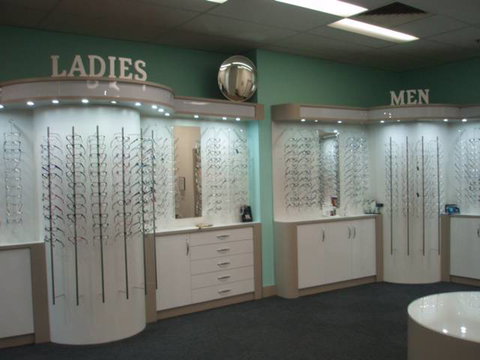 Emslie Ian Optometrist - Click Find 2