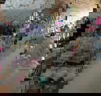 Wedding Shop on the Move - Click Find