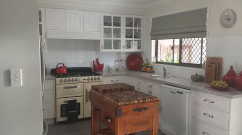 Thabeban Cabinet Designs - Click Find 0