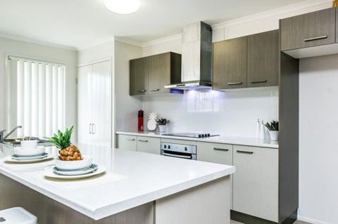 M & S Reynolds Kitchen & Cabinetmaking - Click Find 0