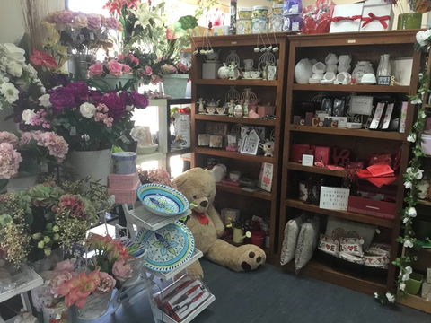 Heartfelt Flowers & Gifts By Sheridan - Click Find 0