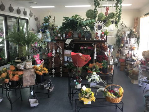 Heartfelt Flowers & Gifts By Sheridan - Click Find 3