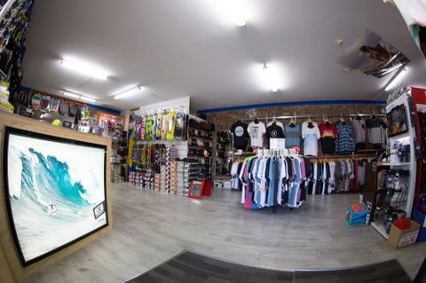 Boarderline Surf School - Click Find 1