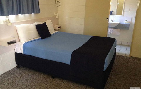 Emerald Motor Inn - Local Finder 0