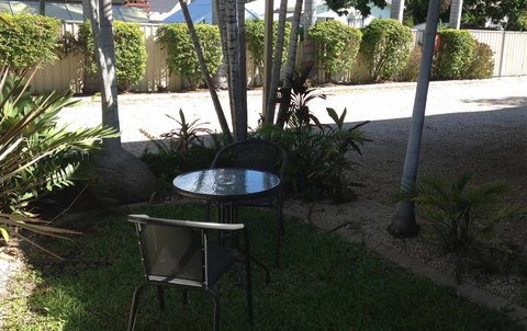 Emerald Motor Inn - Local Finder 1