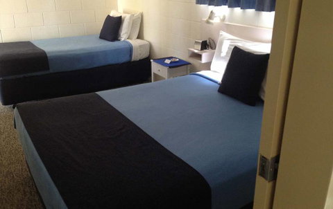 Emerald Motor Inn - Local Finder 2