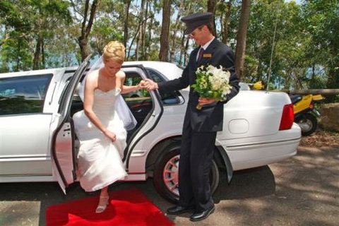 Noosa VIP Limousines - Click Find 0