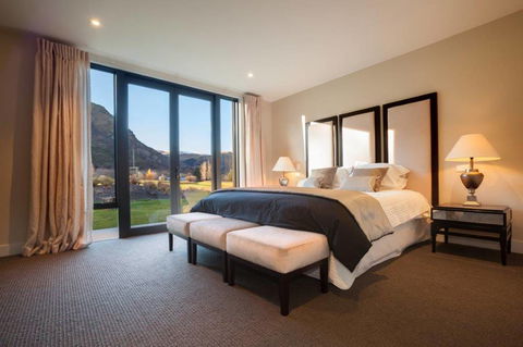 Kelwin Coastal Carpets - Bridge Guide 19