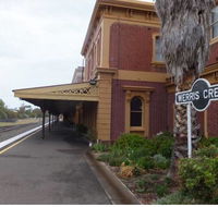 Australian Railway Monument  Rail Journeys Museum - Bet 4u