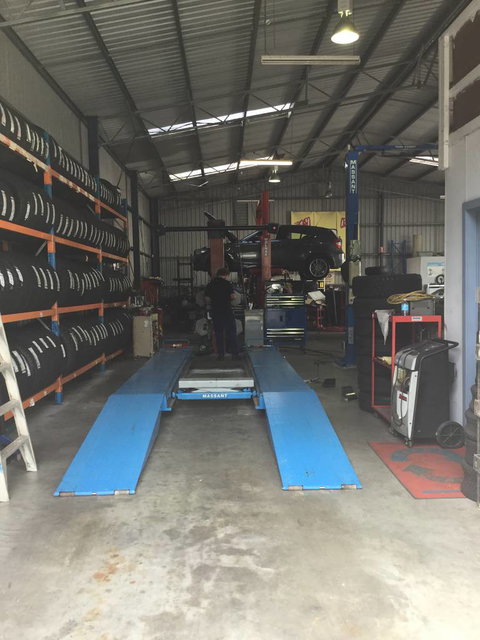 Tanilba Bay Tyres & Mechanical - Bet 4u 2