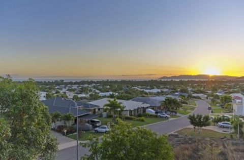 Ray White Bushland Beach - DBD 0