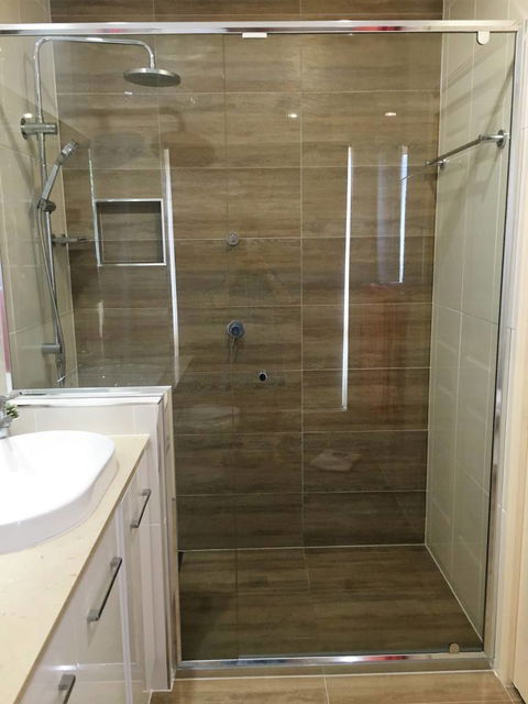 AB Glazing - Click Find 1