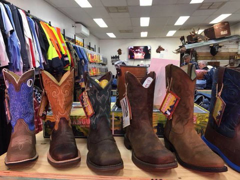 Goldburgs Outfitters - Click Find 4