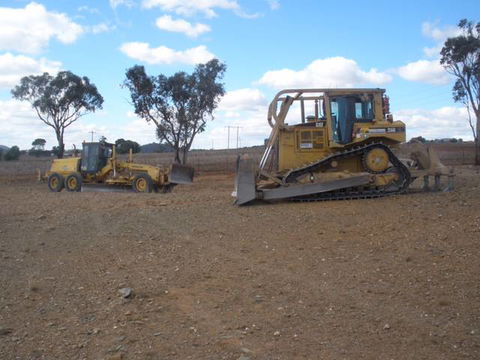 A1 Earthworx Mining And Civil - Lavinia 1