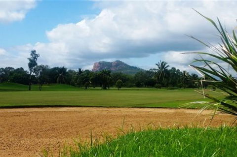 Rowes Bay Golf Shop - Click Find 4