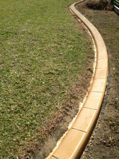 G-Dogs Garden Edging - Lawyer Find 3