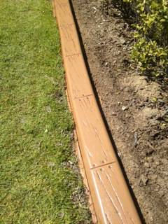 G-Dogs Garden Edging - Lawyer Find 4