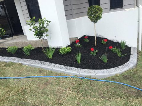G-Dogs Garden Edging - Lawyer Find 9