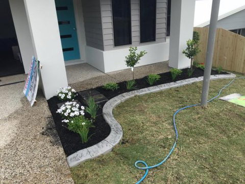G-Dogs Garden Edging - Lawyer Find 10