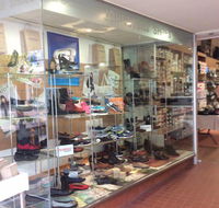 Johnston's Shoes - Bet 4u