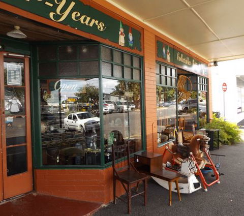Yester-Years At Gnomes - Click Find 1