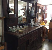 Rockin Relics Antiques Barn - Click Find