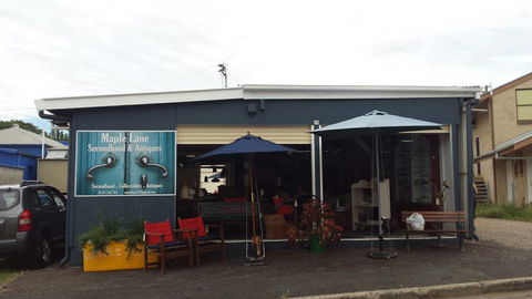 Maple Lane Secondhand & Antiques - Bridge Guide 0