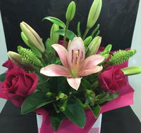 Hot Poppyz Florist - Click Find