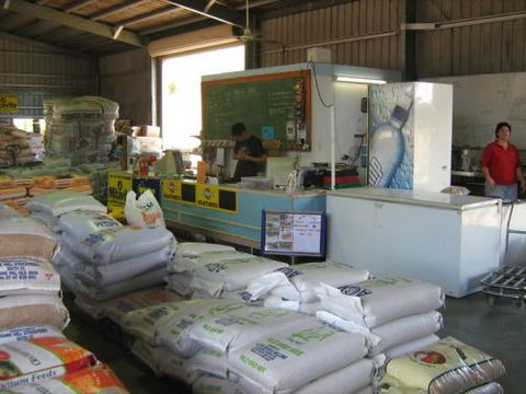 Len’s Feed Shed - Lavinia 3