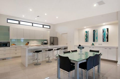 Dezigner Finishes Professional Painting & Decorating - Click Find 1