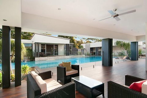 Dezigner Finishes Professional Painting & Decorating - Click Find 2